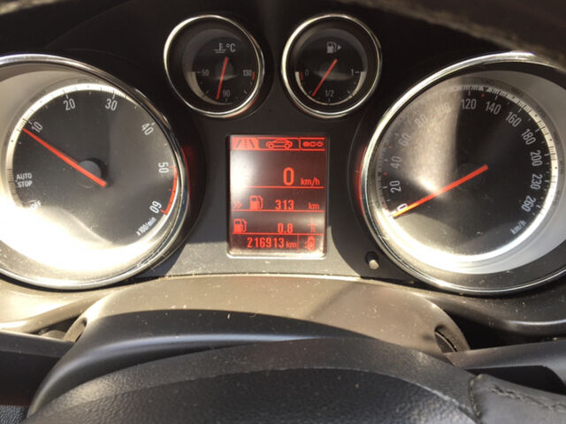 Сірий Опель Інсігнія, об'ємом двигуна 2 л та пробігом 216 тис. км за 8300 $, фото 9 на Automoto.ua