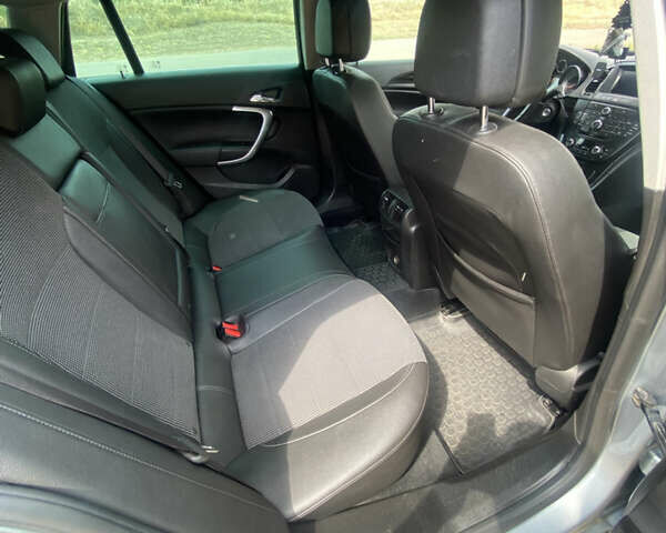 Серый Опель Инсигния, объемом двигателя 2 л и пробегом 338 тыс. км за 8100 $, фото 12 на Automoto.ua