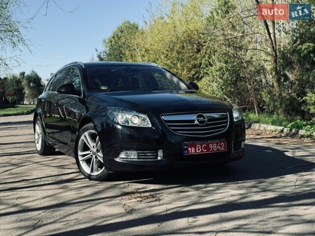 Сірий Опель Інсігнія, об'ємом двигуна 2 л та пробігом 251 тис. км за 8700 $, фото 1 на Automoto.ua