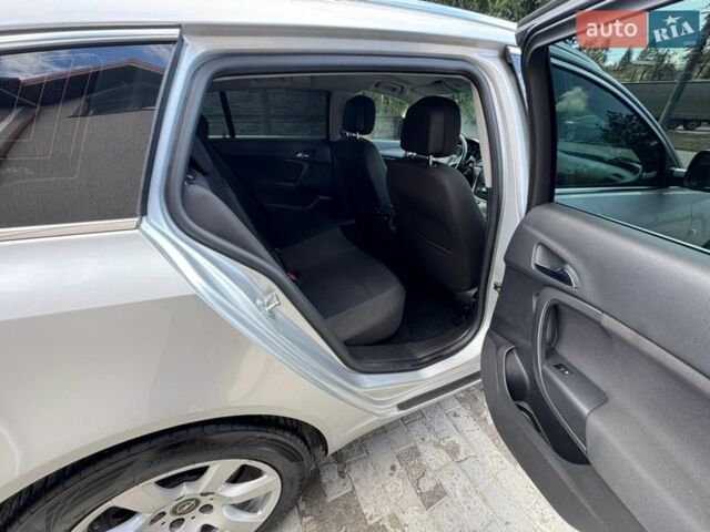 Сірий Опель Інсігнія, об'ємом двигуна 1.96 л та пробігом 240 тис. км за 7300 $, фото 18 на Automoto.ua