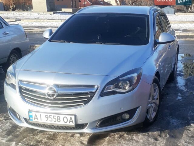 Серый Опель Инсигния, объемом двигателя 2 л и пробегом 220 тыс. км за 9600 $, фото 2 на Automoto.ua