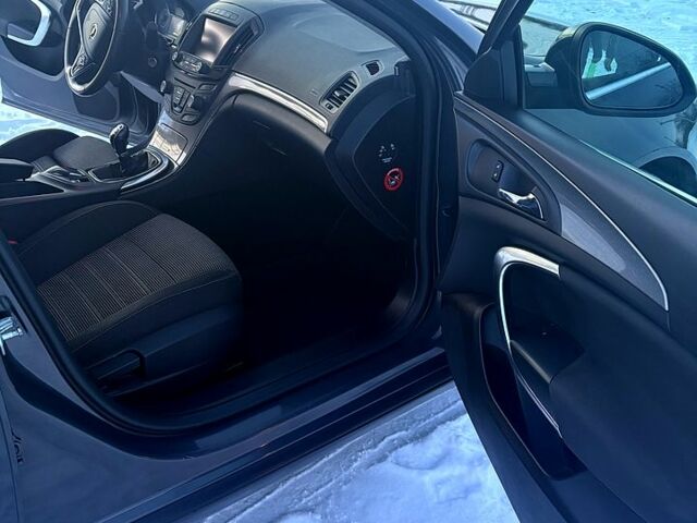 Серый Опель Инсигния, объемом двигателя 2 л и пробегом 25300 тыс. км за 7500 $, фото 7 на Automoto.ua