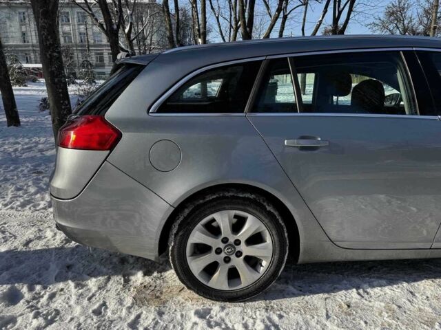 Серый Опель Инсигния, объемом двигателя 2 л и пробегом 303 тыс. км за 6440 $, фото 4 на Automoto.ua
