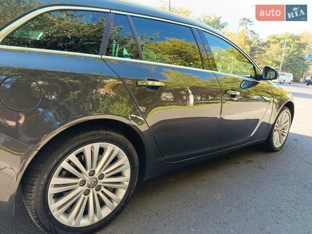 Серый Опель Инсигния, объемом двигателя 1.96 л и пробегом 267 тыс. км за 9300 $, фото 12 на Automoto.ua