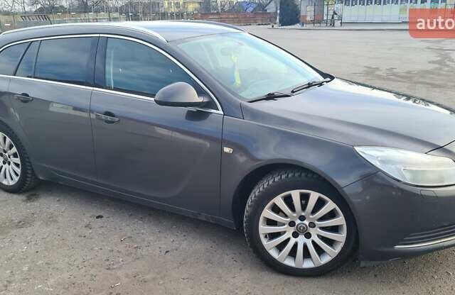 Сірий Опель Інсігнія, об'ємом двигуна 2 л та пробігом 225 тис. км за 8899 $, фото 5 на Automoto.ua