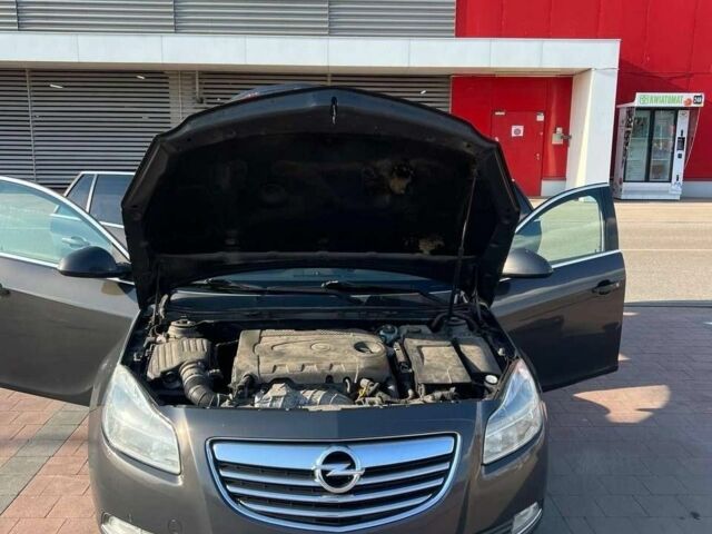 Сірий Опель Інсігнія, об'ємом двигуна 2 л та пробігом 275 тис. км за 8600 $, фото 4 на Automoto.ua