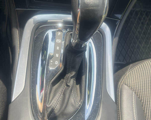 Серый Опель Инсигния, объемом двигателя 2 л и пробегом 250 тыс. км за 9500 $, фото 3 на Automoto.ua