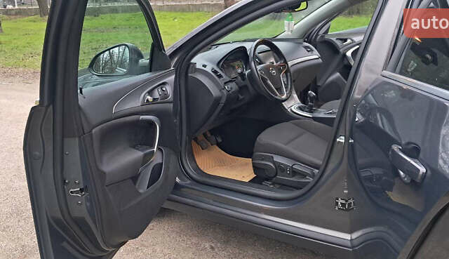 Серый Опель Инсигния, объемом двигателя 1.96 л и пробегом 292 тыс. км за 11000 $, фото 47 на Automoto.ua