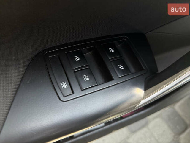 Сірий Опель Інсігнія, об'ємом двигуна 1.96 л та пробігом 277 тис. км за 9700 $, фото 16 на Automoto.ua