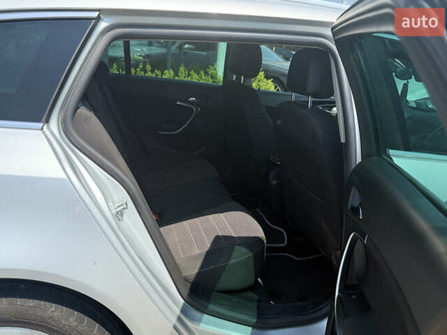 Сірий Опель Інсігнія, об'ємом двигуна 1.96 л та пробігом 277 тис. км за 9700 $, фото 11 на Automoto.ua