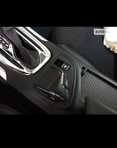 Серый Опель Инсигния, объемом двигателя 2 л и пробегом 270 тыс. км за 10499 $, фото 7 на Automoto.ua