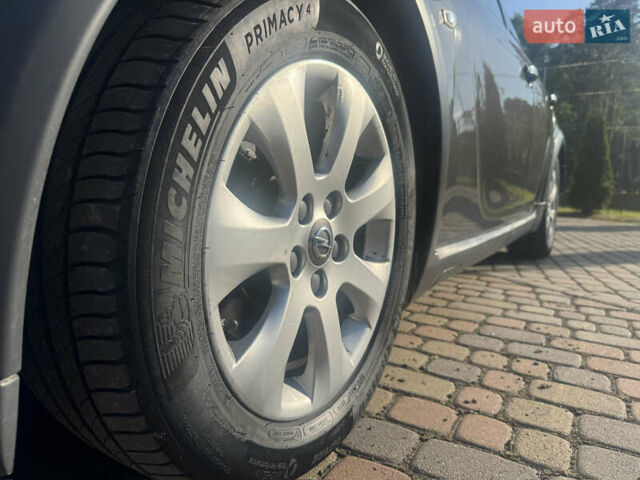 Сірий Опель Інсігнія, об'ємом двигуна 1.96 л та пробігом 221 тис. км за 11900 $, фото 23 на Automoto.ua