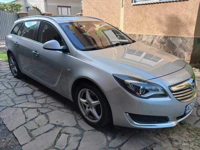 Серый Опель Инсигния, объемом двигателя 2 л и пробегом 300 тыс. км за 8900 $, фото 2 на Automoto.ua