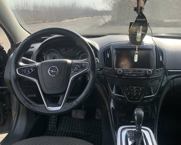 Серый Опель Инсигния, объемом двигателя 2 л и пробегом 263 тыс. км за 11000 $, фото 10 на Automoto.ua