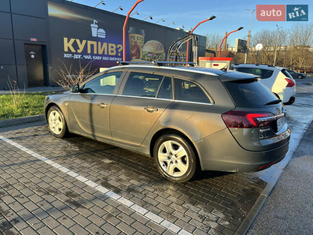 Серый Опель Инсигния, объемом двигателя 2 л и пробегом 248 тыс. км за 9750 $, фото 3 на Automoto.ua