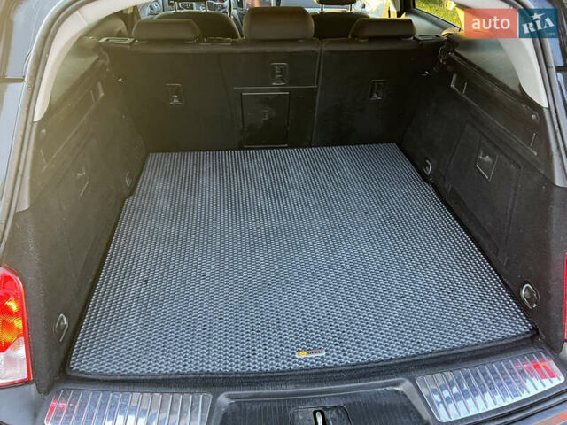 Серый Опель Инсигния, объемом двигателя 2 л и пробегом 248 тыс. км за 9750 $, фото 7 на Automoto.ua