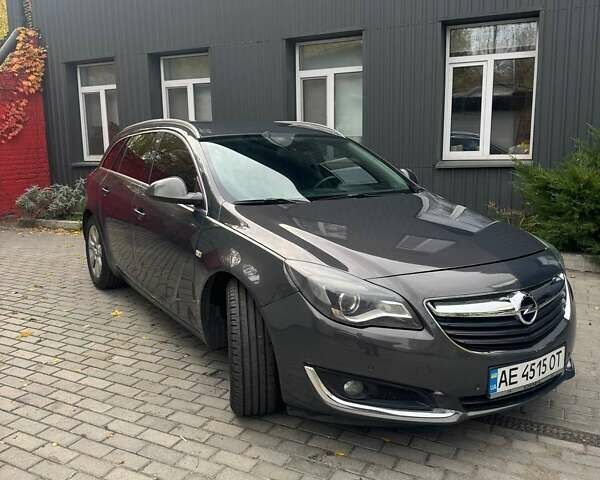 Серый Опель Инсигния, объемом двигателя 1.96 л и пробегом 205 тыс. км за 10700 $, фото 2 на Automoto.ua