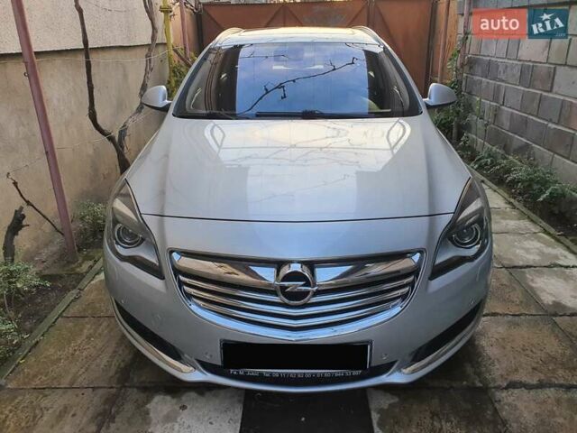 Сірий Опель Інсігнія, об'ємом двигуна 1.96 л та пробігом 300 тис. км за 9000 $, фото 1 на Automoto.ua