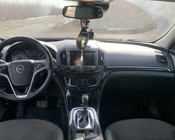 Серый Опель Инсигния, объемом двигателя 2 л и пробегом 263 тыс. км за 11000 $, фото 9 на Automoto.ua