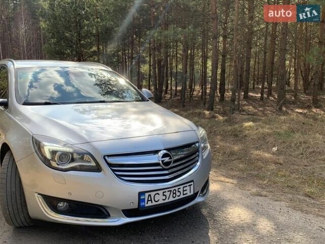 Серый Опель Инсигния, объемом двигателя 2 л и пробегом 224 тыс. км за 9400 $, фото 4 на Automoto.ua