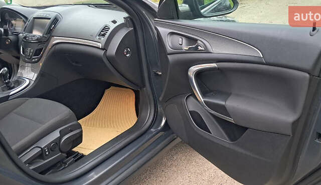 Серый Опель Инсигния, объемом двигателя 1.96 л и пробегом 292 тыс. км за 11000 $, фото 43 на Automoto.ua