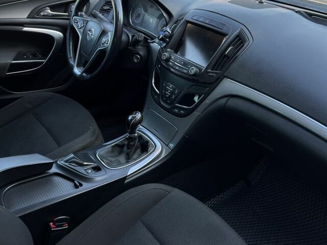 Сірий Опель Інсігнія, об'ємом двигуна 2 л та пробігом 327 тис. км за 7000 $, фото 5 на Automoto.ua