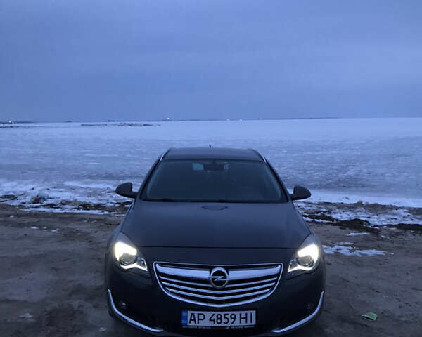 Серый Опель Инсигния, объемом двигателя 2 л и пробегом 206 тыс. км за 12500 $, фото 1 на Automoto.ua