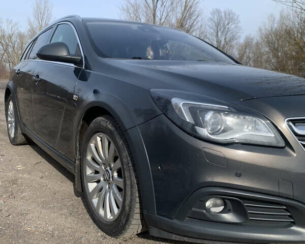Серый Опель Инсигния, объемом двигателя 2 л и пробегом 263 тыс. км за 11000 $, фото 3 на Automoto.ua