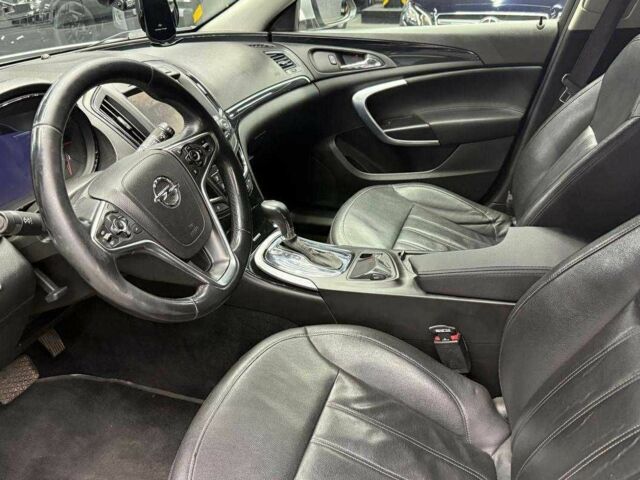 Серый Опель Инсигния, объемом двигателя 2 л и пробегом 253 тыс. км за 11600 $, фото 7 на Automoto.ua