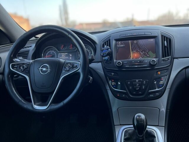 Сірий Опель Інсігнія, об'ємом двигуна 2 л та пробігом 327 тис. км за 7000 $, фото 4 на Automoto.ua