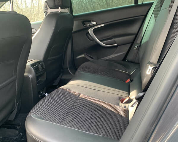 Серый Опель Инсигния, объемом двигателя 2 л и пробегом 263 тыс. км за 11000 $, фото 8 на Automoto.ua