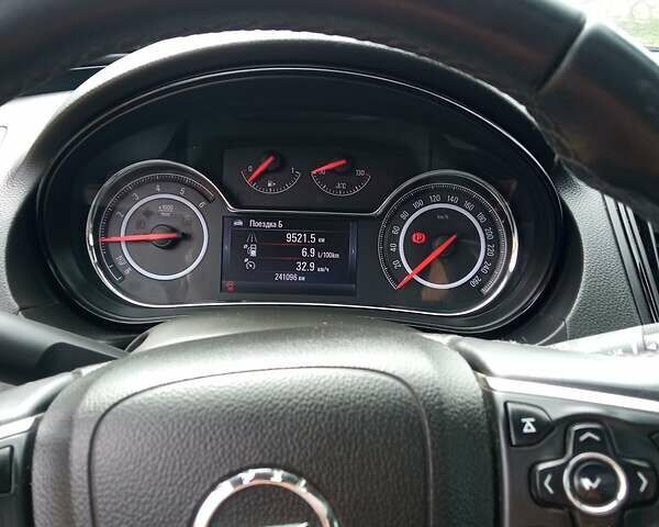 Серый Опель Инсигния, объемом двигателя 2 л и пробегом 240 тыс. км за 9500 $, фото 11 на Automoto.ua