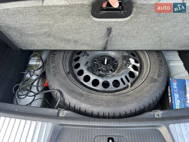 Серый Опель Инсигния, объемом двигателя 1.96 л и пробегом 285 тыс. км за 9650 $, фото 11 на Automoto.ua