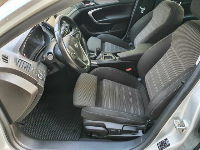 Серый Опель Инсигния, объемом двигателя 2 л и пробегом 300 тыс. км за 8800 $, фото 8 на Automoto.ua