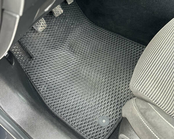 Серый Опель Инсигния, объемом двигателя 1.96 л и пробегом 374 тыс. км за 9400 $, фото 59 на Automoto.ua