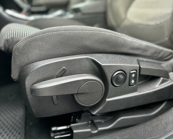 Серый Опель Инсигния, объемом двигателя 1.96 л и пробегом 374 тыс. км за 9400 $, фото 60 на Automoto.ua