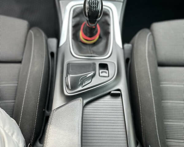 Серый Опель Инсигния, объемом двигателя 1.96 л и пробегом 374 тыс. км за 9400 $, фото 51 на Automoto.ua