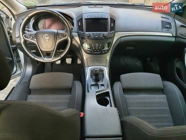 Сірий Опель Інсігнія, об'ємом двигуна 1.96 л та пробігом 300 тис. км за 9000 $, фото 7 на Automoto.ua