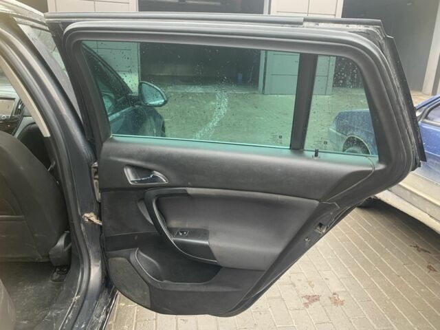 Сірий Опель Інсігнія, об'ємом двигуна 2 л та пробігом 322 тис. км за 9000 $, фото 6 на Automoto.ua