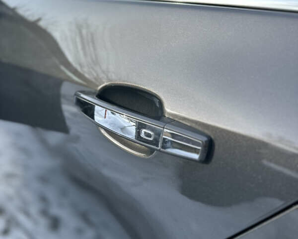 Серый Опель Инсигния, объемом двигателя 1.96 л и пробегом 374 тыс. км за 9400 $, фото 34 на Automoto.ua