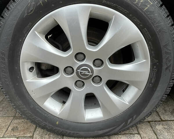 Сірий Опель Інсігнія, об'ємом двигуна 2 л та пробігом 207 тис. км за 9700 $, фото 12 на Automoto.ua