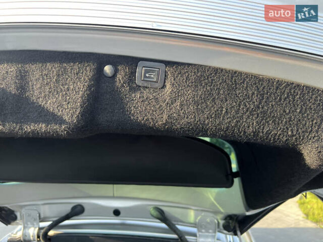 Серый Опель Инсигния, объемом двигателя 1.96 л и пробегом 285 тыс. км за 9650 $, фото 10 на Automoto.ua