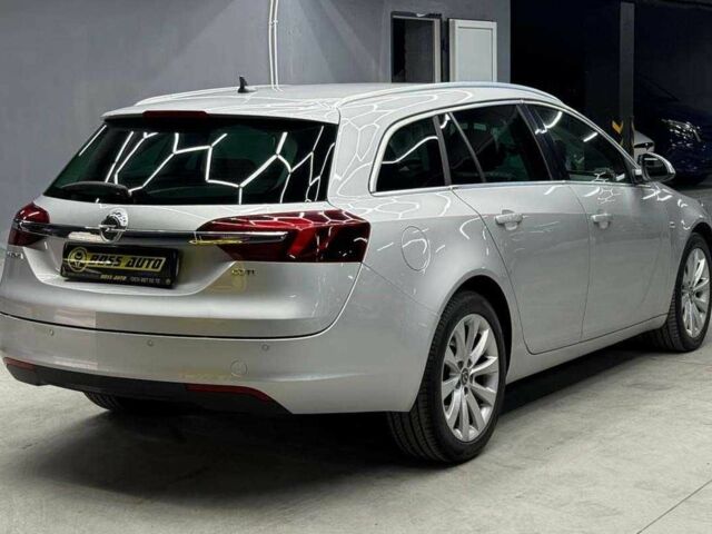 Серый Опель Инсигния, объемом двигателя 2 л и пробегом 253 тыс. км за 11600 $, фото 5 на Automoto.ua