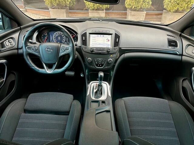 Серый Опель Инсигния, объемом двигателя 2 л и пробегом 250 тыс. км за 7700 $, фото 4 на Automoto.ua