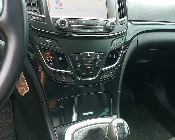 Серый Опель Инсигния, объемом двигателя 2 л и пробегом 240 тыс. км за 9500 $, фото 12 на Automoto.ua