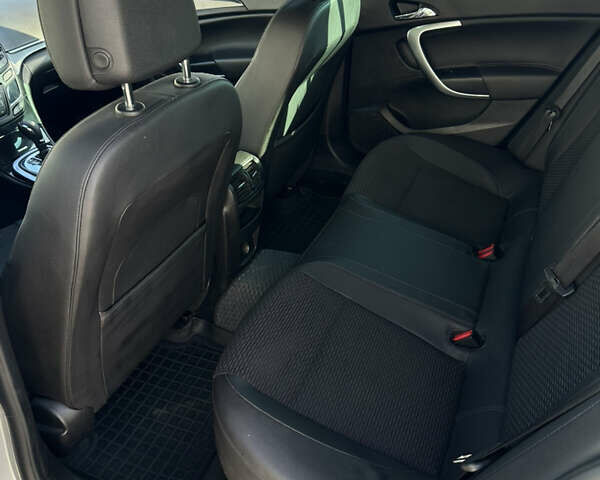 Сірий Опель Інсігнія, об'ємом двигуна 1.6 л та пробігом 249 тис. км за 9800 $, фото 11 на Automoto.ua