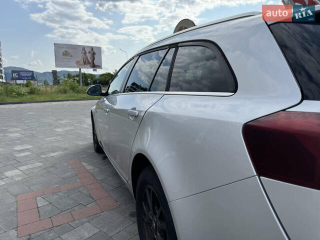 Серый Опель Инсигния, объемом двигателя 1.96 л и пробегом 231 тыс. км за 9999 $, фото 13 на Automoto.ua