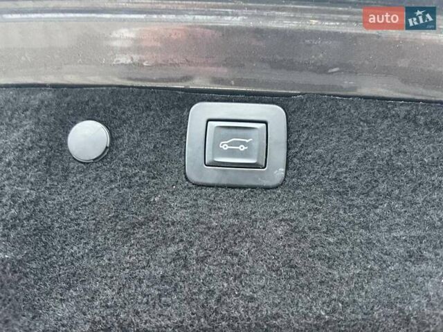 Серый Опель Инсигния, объемом двигателя 2 л и пробегом 258 тыс. км за 11700 $, фото 10 на Automoto.ua