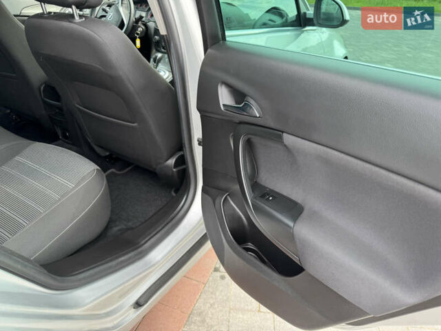 Серый Опель Инсигния, объемом двигателя 1.96 л и пробегом 231 тыс. км за 9999 $, фото 21 на Automoto.ua