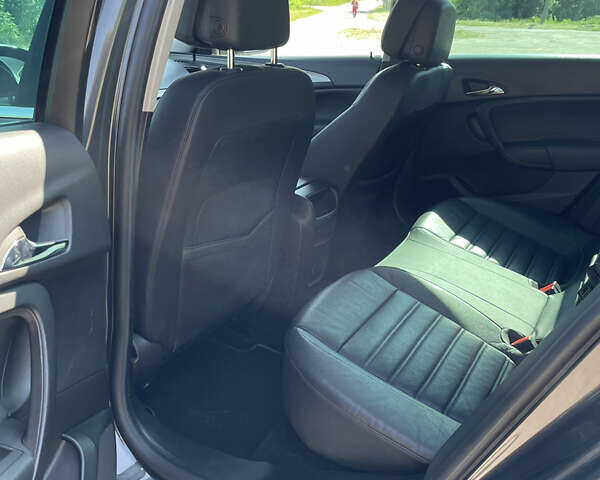 Сірий Опель Інсігнія, об'ємом двигуна 1.96 л та пробігом 297 тис. км за 11000 $, фото 100 на Automoto.ua